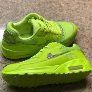 listing-status-banner